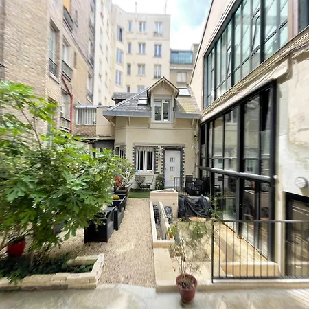 House - Maison Entière Et Son Jardin - Rare à *