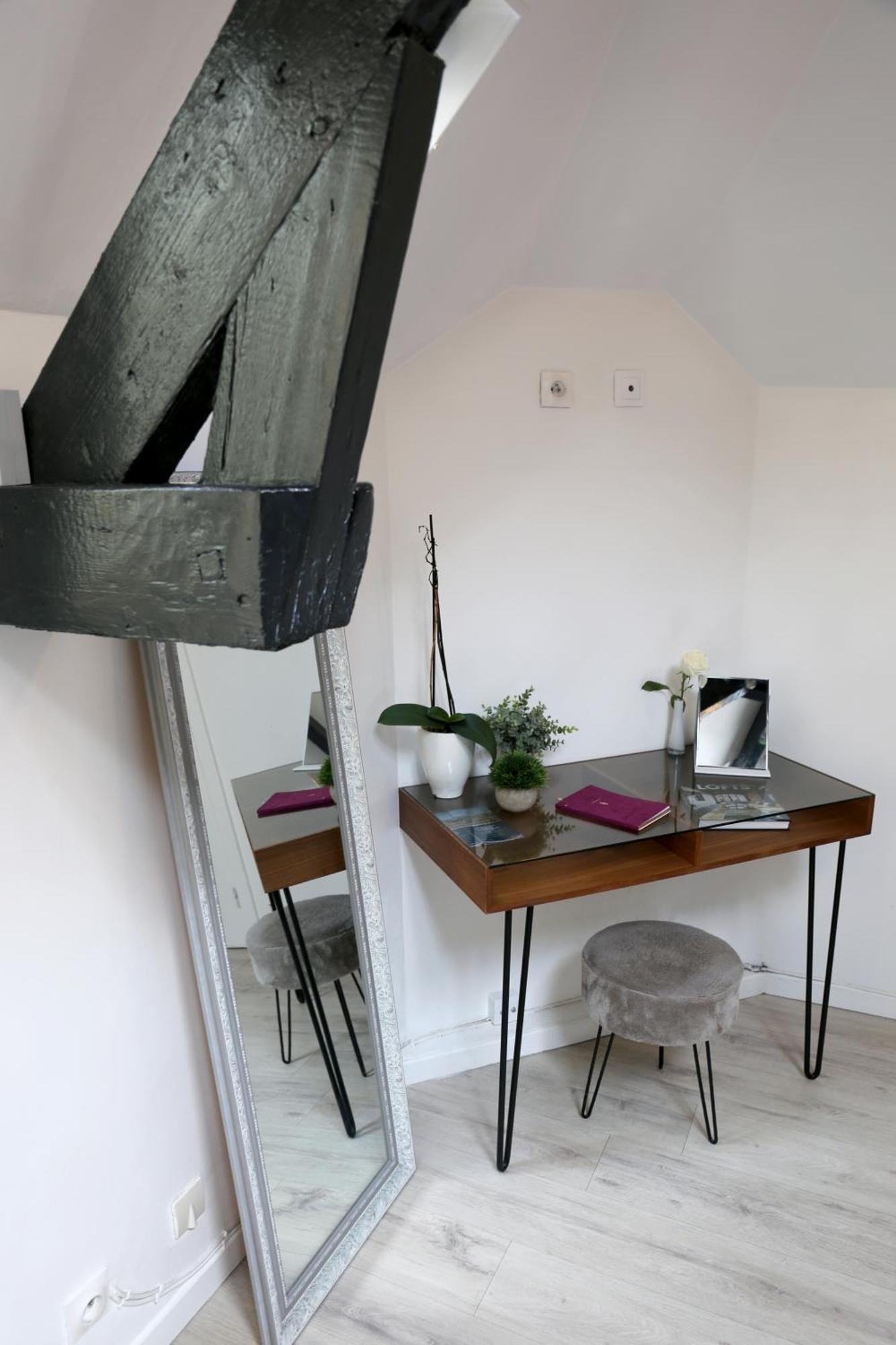 House - Maison Entière Et Son Jardin - Rare à Parigi